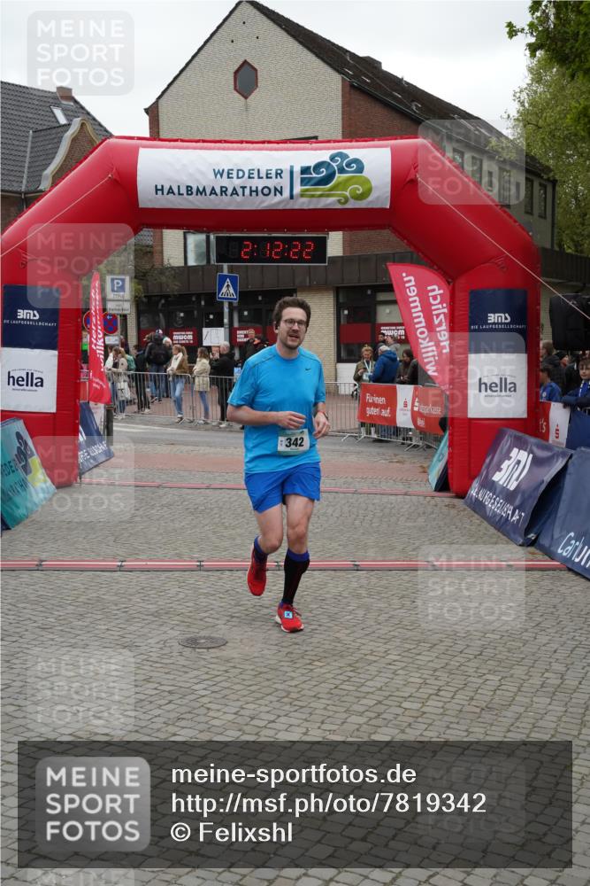 04.05.2025 - 8. Wedeler Halbmarathon Felixshl http://msf.ph/oto/7819342 04.05.2025 12:12:19 Ziel 342 meine-sportfotos.de