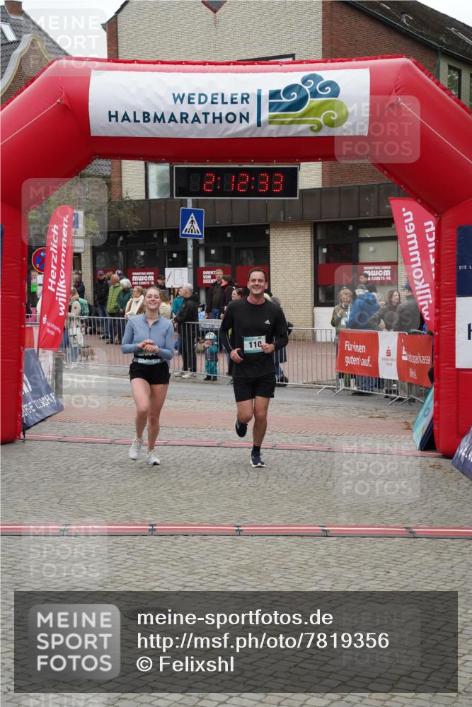 04.05.2025 - 8. Wedeler Halbmarathon Felixshl http://msf.ph/oto/7819356 04.05.2025 12:12:31 Ziel 110, 111 meine-sportfotos.de