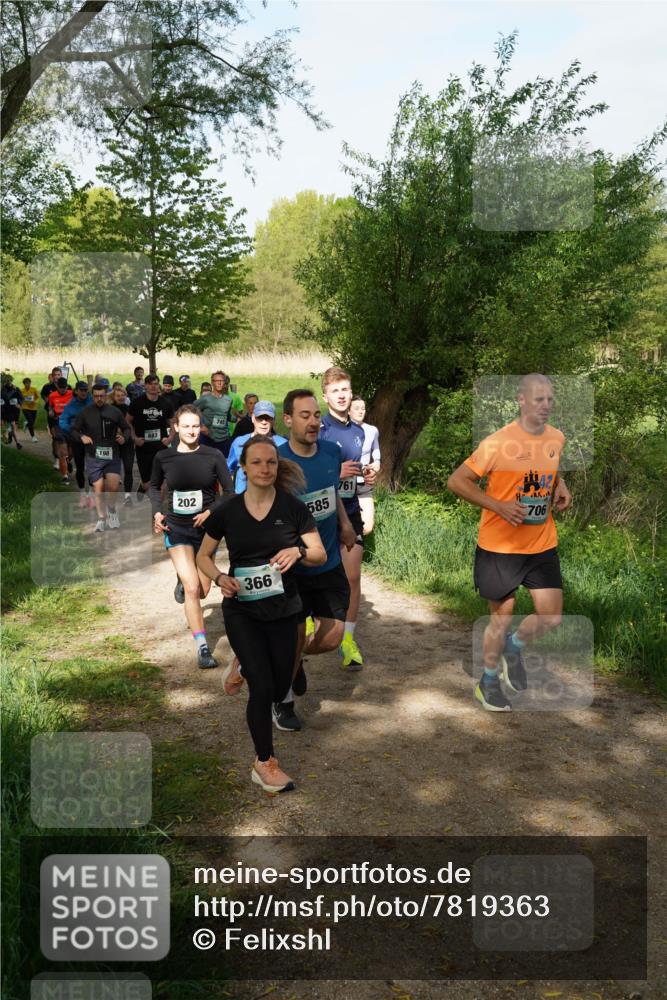 04.05.2025 - 8. Wedeler Halbmarathon Felixshl http://msf.ph/oto/7819363 04.05.2025 10:01:52 Laufen 198, 683, 745, 202, 585, 366, 761, 706 meine-sportfotos.de