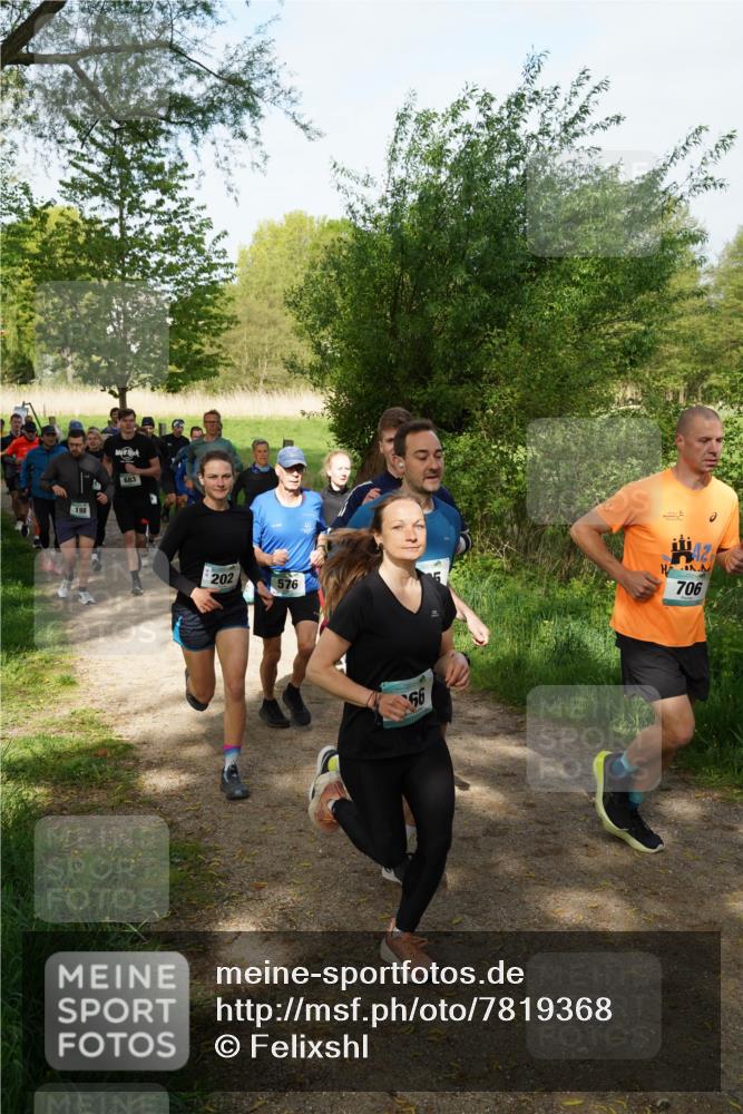 04.05.2025 - 8. Wedeler Halbmarathon Felixshl http://msf.ph/oto/7819368 04.05.2025 10:01:53 Laufen 198, 683, 202, 576, 56, 706 meine-sportfotos.de