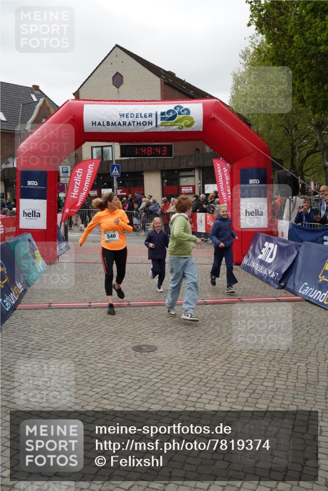 04.05.2025 - 8. Wedeler Halbmarathon Felixshl http://msf.ph/oto/7819374 04.05.2025 11:48:41 Ziel 312, 540 meine-sportfotos.de