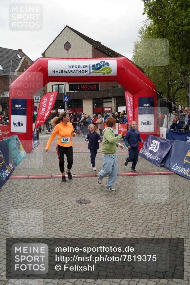 04.05.2025 - 8. Wedeler Halbmarathon Felixshl http://msf.ph/oto/7819375 04.05.2025 11:48:41 Ziel 312, 540 meine-sportfotos.de