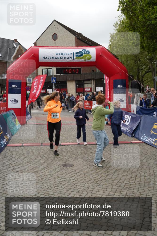 04.05.2025 - 8. Wedeler Halbmarathon Felixshl http://msf.ph/oto/7819380 04.05.2025 11:48:41 Ziel 312, 540 meine-sportfotos.de