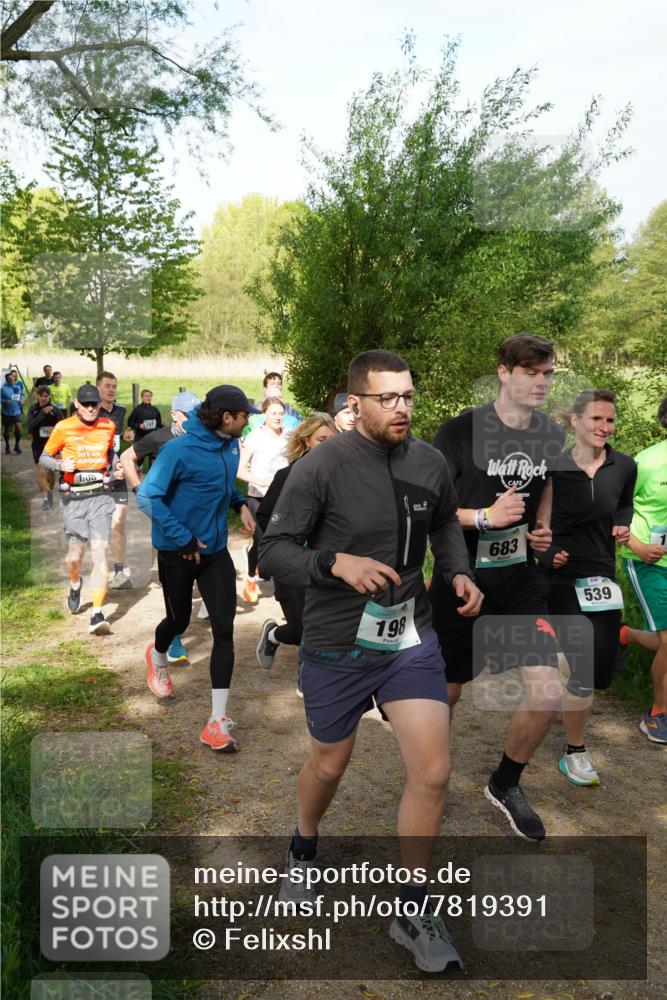 04.05.2025 - 8. Wedeler Halbmarathon Felixshl http://msf.ph/oto/7819391 04.05.2025 10:01:56 Laufen 808, 157, 198, 683, 539 meine-sportfotos.de