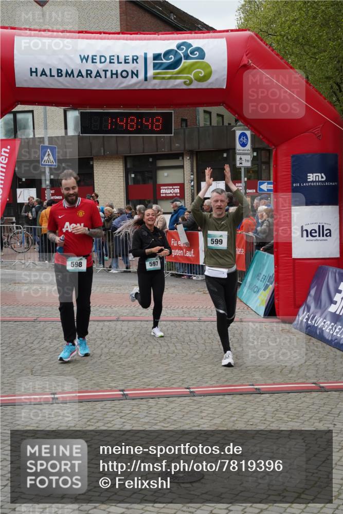 04.05.2025 - 8. Wedeler Halbmarathon Felixshl http://msf.ph/oto/7819396 04.05.2025 11:48:46 Ziel 597, 598, 599, 710 meine-sportfotos.de