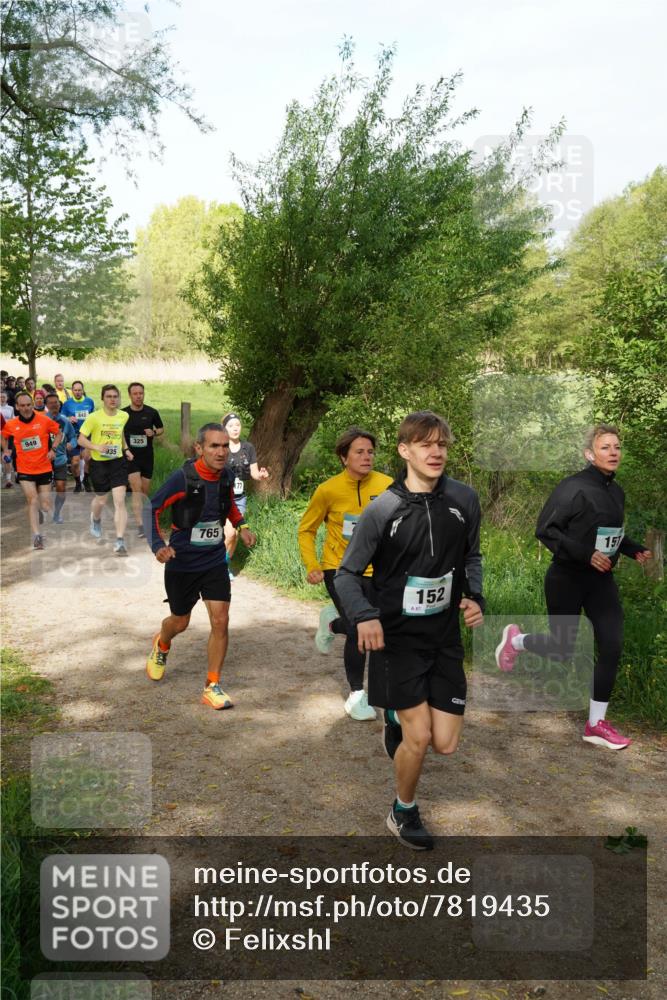 04.05.2025 - 8. Wedeler Halbmarathon Felixshl http://msf.ph/oto/7819435 04.05.2025 10:02:00 Laufen 949, 35, 765, 87, 152, 151 meine-sportfotos.de