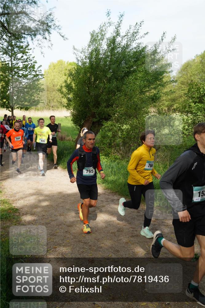04.05.2025 - 8. Wedeler Halbmarathon Felixshl http://msf.ph/oto/7819436 04.05.2025 10:02:01 Laufen 949, 842, 935, 325, 765, 766, 87, 15 meine-sportfotos.de