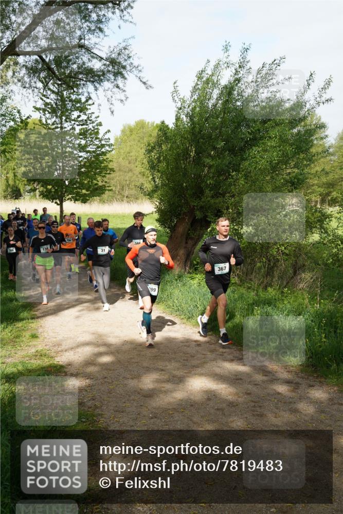 04.05.2025 - 8. Wedeler Halbmarathon Felixshl http://msf.ph/oto/7819483 04.05.2025 10:01:49 Laufen 31, 566, 199, 367 meine-sportfotos.de