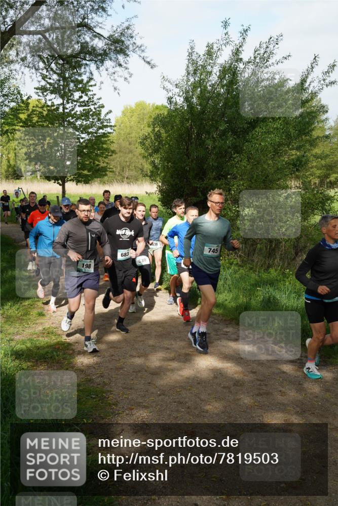 04.05.2025 - 8. Wedeler Halbmarathon Felixshl http://msf.ph/oto/7819503 04.05.2025 10:01:55 Laufen 639, 745, 198, 683, 539 meine-sportfotos.de