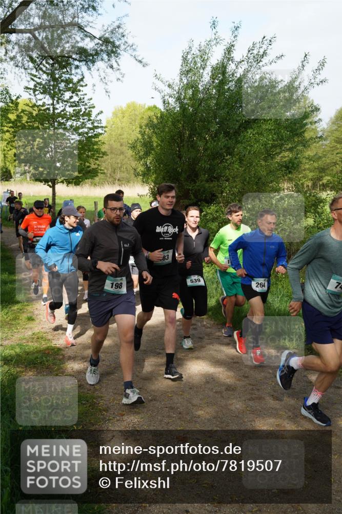 04.05.2025 - 8. Wedeler Halbmarathon Felixshl http://msf.ph/oto/7819507 04.05.2025 10:01:56 Laufen 80, 198, 83, 539, 264, 74 meine-sportfotos.de