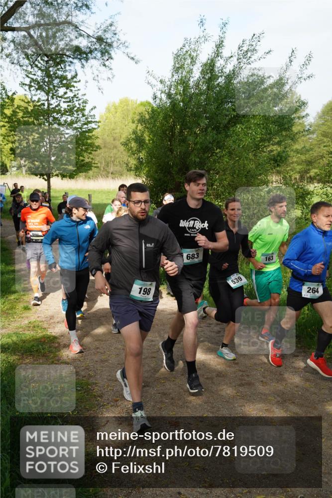 04.05.2025 - 8. Wedeler Halbmarathon Felixshl http://msf.ph/oto/7819509 04.05.2025 10:01:56 Laufen 800, 198, 683, 539, 163, 264 meine-sportfotos.de
