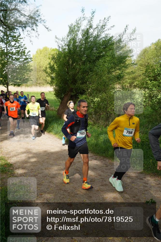04.05.2025 - 8. Wedeler Halbmarathon Felixshl http://msf.ph/oto/7819525 04.05.2025 10:02:01 Laufen 949, 842, 935, 325, 765, 766 meine-sportfotos.de