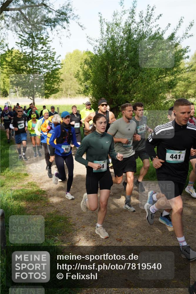 04.05.2025 - 8. Wedeler Halbmarathon Felixshl http://msf.ph/oto/7819540 04.05.2025 10:02:07 Laufen 258, 866, 343, 80, 55, 862, 441 meine-sportfotos.de