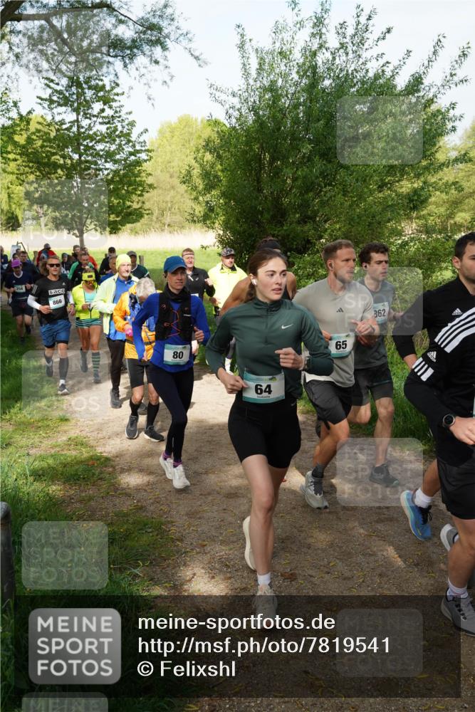 04.05.2025 - 8. Wedeler Halbmarathon Felixshl http://msf.ph/oto/7819541 04.05.2025 10:02:08 Laufen 866, 80, 64, 65, 862 meine-sportfotos.de