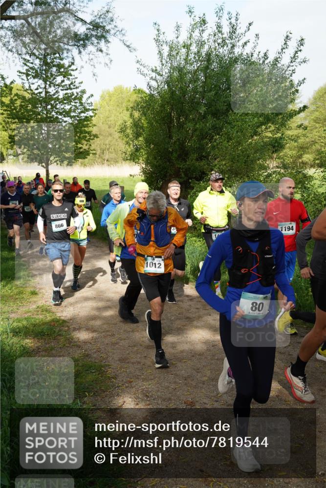04.05.2025 - 8. Wedeler Halbmarathon Felixshl http://msf.ph/oto/7819544 04.05.2025 10:02:08 Laufen 471, 866, 1012, 80, 1194 meine-sportfotos.de