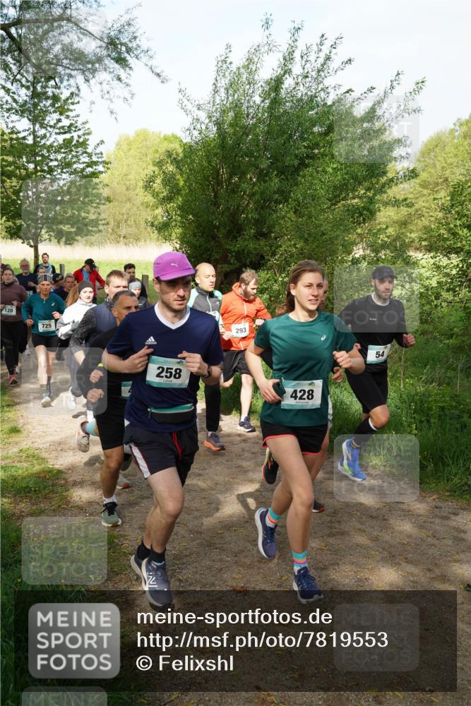 04.05.2025 - 8. Wedeler Halbmarathon Felixshl http://msf.ph/oto/7819553 04.05.2025 10:02:12 Laufen 120, 725, 258, 293, 428, 54 meine-sportfotos.de
