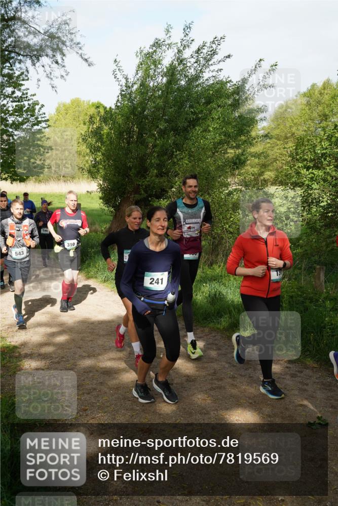 04.05.2025 - 8. Wedeler Halbmarathon Felixshl http://msf.ph/oto/7819569 04.05.2025 10:02:17 Laufen 543, 590, 310, 241 meine-sportfotos.de