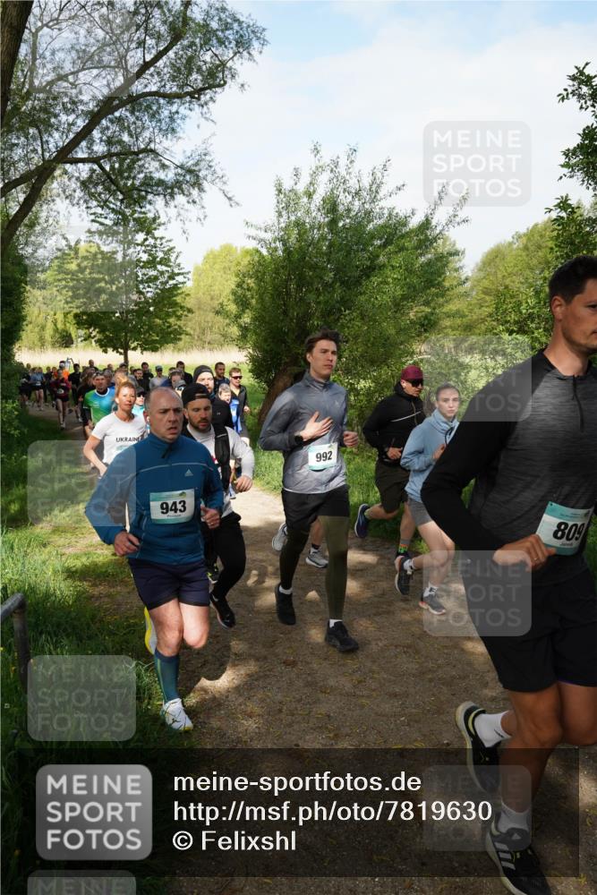 04.05.2025 - 8. Wedeler Halbmarathon Felixshl http://msf.ph/oto/7819630 04.05.2025 10:02:34 Laufen 943, 992, 809 meine-sportfotos.de