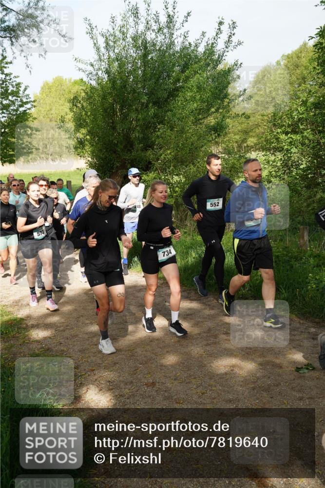 04.05.2025 - 8. Wedeler Halbmarathon Felixshl http://msf.ph/oto/7819640 04.05.2025 10:02:38 Laufen 573, 734, 552 meine-sportfotos.de
