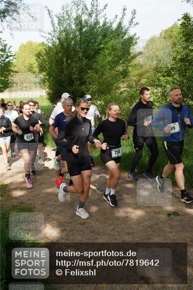 04.05.2025 - 8. Wedeler Halbmarathon Felixshl http://msf.ph/oto/7819642 04.05.2025 10:02:38 Laufen 573, 734, 552, 95 meine-sportfotos.de