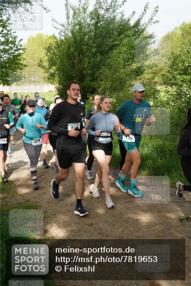 04.05.2025 - 8. Wedeler Halbmarathon Felixshl http://msf.ph/oto/7819653 04.05.2025 10:02:45 Laufen 673, 926, 418, 126, 2025 meine-sportfotos.de