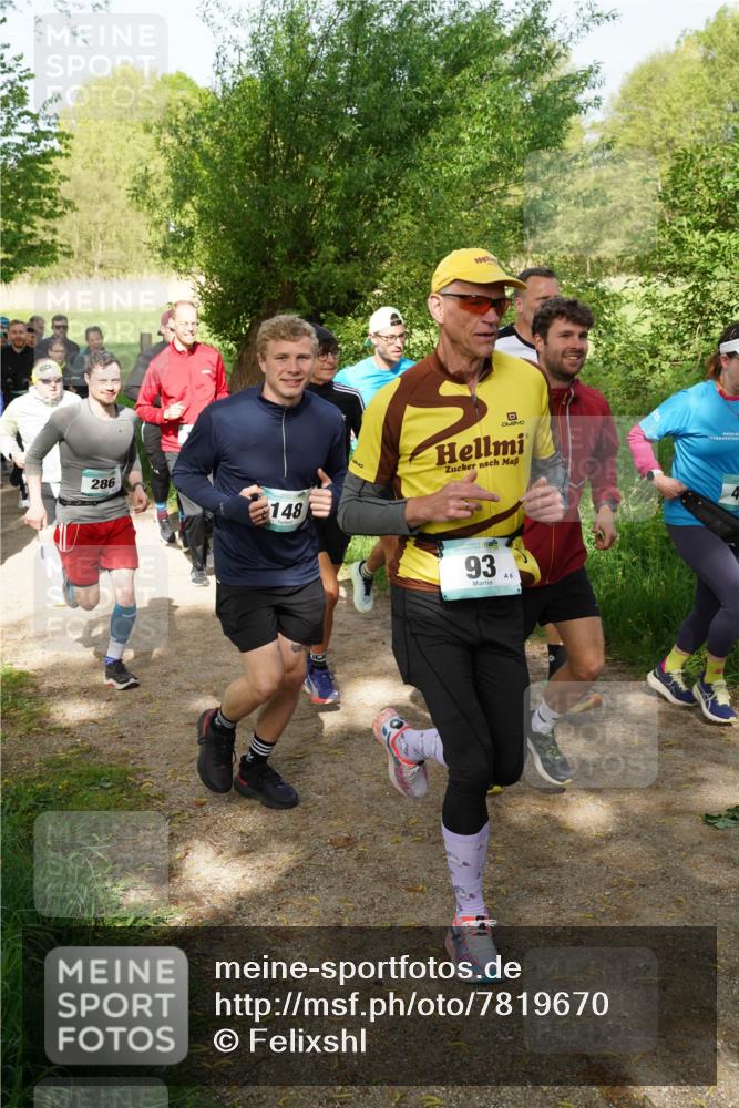 04.05.2025 - 8. Wedeler Halbmarathon Felixshl http://msf.ph/oto/7819670 04.05.2025 10:02:51 Laufen 286, 148, 93, 4 meine-sportfotos.de