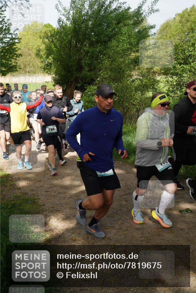 04.05.2025 - 8. Wedeler Halbmarathon Felixshl http://msf.ph/oto/7819675 04.05.2025 10:02:54 Laufen 792 meine-sportfotos.de