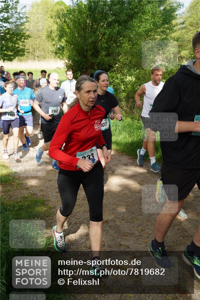 04.05.2025 - 8. Wedeler Halbmarathon Felixshl http://msf.ph/oto/7819682 04.05.2025 10:02:56 Laufen 1021, 249, 282, 399, 233, 807 meine-sportfotos.de