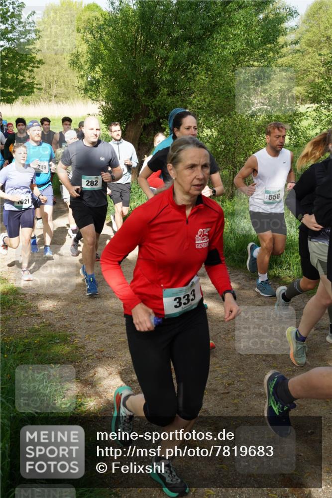 04.05.2025 - 8. Wedeler Halbmarathon Felixshl http://msf.ph/oto/7819683 04.05.2025 10:02:56 Laufen 021, 249, 282, 333, 558 meine-sportfotos.de