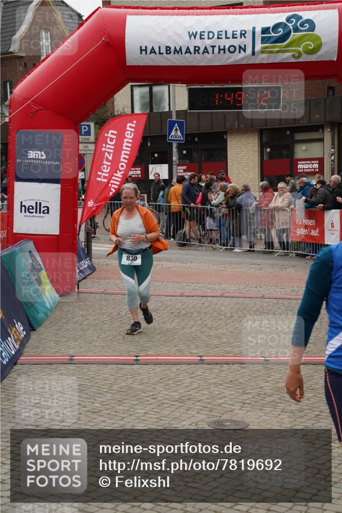 04.05.2025 - 8. Wedeler Halbmarathon Felixshl http://msf.ph/oto/7819692 04.05.2025 11:49:10 Ziel 355, 830 meine-sportfotos.de