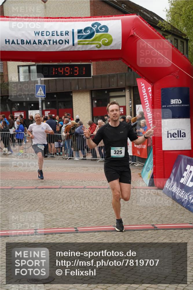 04.05.2025 - 8. Wedeler Halbmarathon Felixshl http://msf.ph/oto/7819707 04.05.2025 11:49:29 Ziel 325, 1032 meine-sportfotos.de