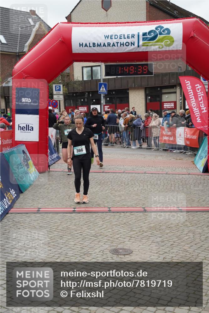 04.05.2025 - 8. Wedeler Halbmarathon Felixshl http://msf.ph/oto/7819719 04.05.2025 11:49:36 Ziel 66, 366, 738, 1032, 1054 meine-sportfotos.de