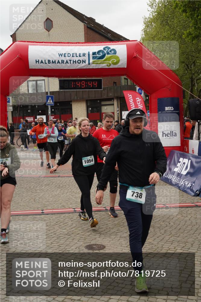 04.05.2025 - 8. Wedeler Halbmarathon Felixshl http://msf.ph/oto/7819725 04.05.2025 11:49:41 Ziel 66, 283, 293, 366, 738, 960, 1010, 1011, 1054, 1055 meine-sportfotos.de