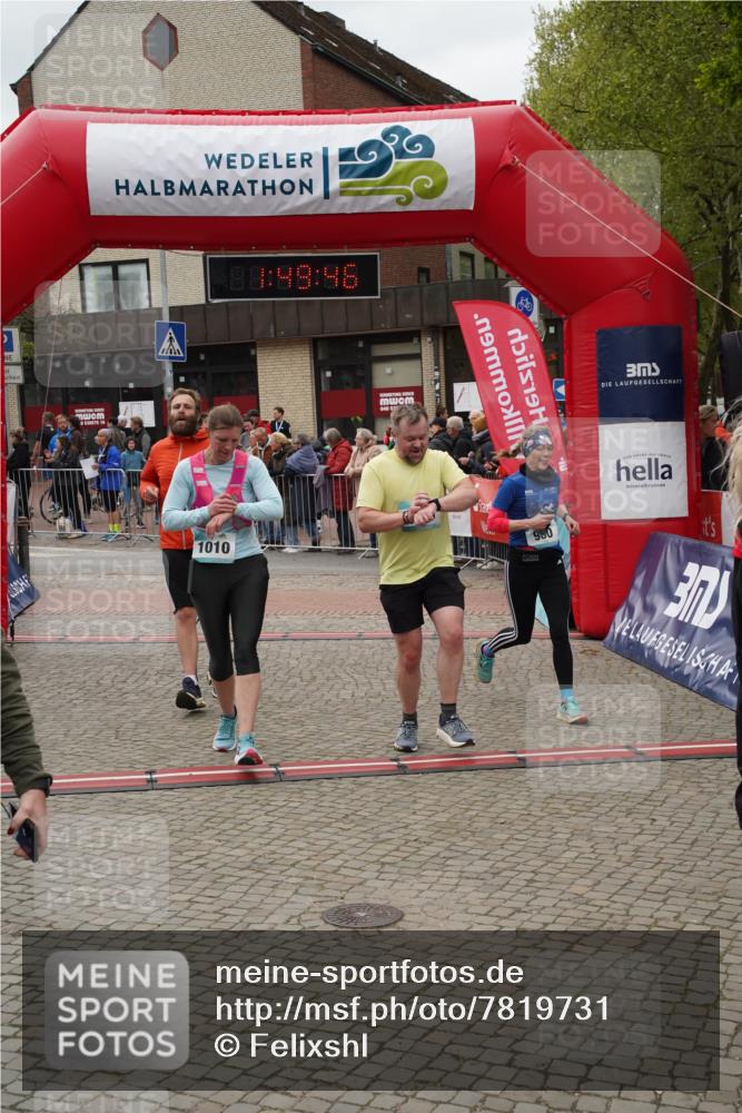 04.05.2025 - 8. Wedeler Halbmarathon Felixshl http://msf.ph/oto/7819731 04.05.2025 11:49:44 Ziel 283, 293, 960, 1010, 1011, 1054, 1055 meine-sportfotos.de