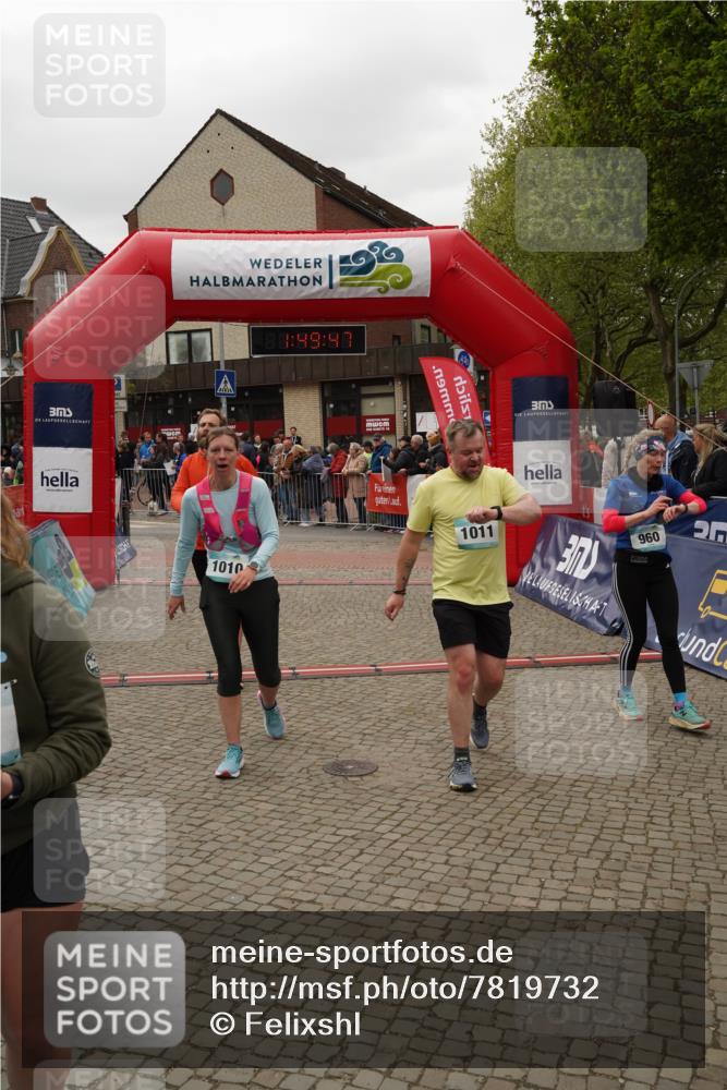 04.05.2025 - 8. Wedeler Halbmarathon Felixshl http://msf.ph/oto/7819732 04.05.2025 11:49:45 Ziel 283, 293, 960, 1010, 1011, 1054, 1055 meine-sportfotos.de
