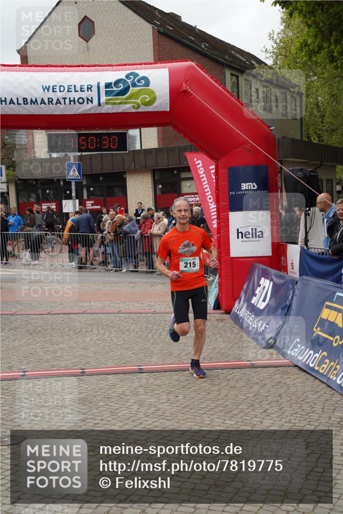 04.05.2025 - 8. Wedeler Halbmarathon Felixshl http://msf.ph/oto/7819775 04.05.2025 11:50:28 Ziel 215 meine-sportfotos.de
