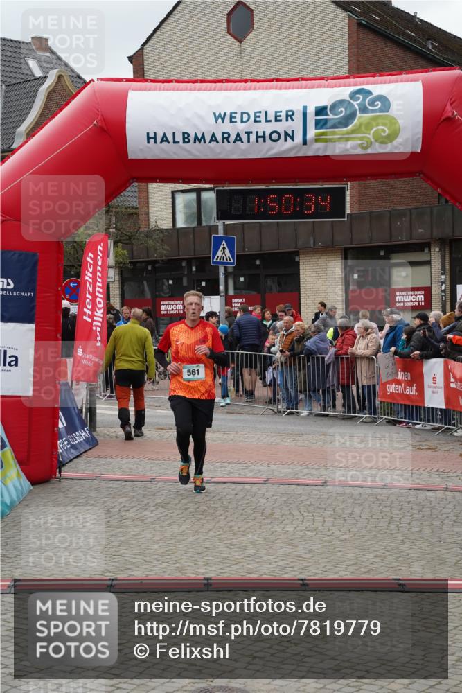 04.05.2025 - 8. Wedeler Halbmarathon Felixshl http://msf.ph/oto/7819779 04.05.2025 11:50:32 Ziel 215, 561 meine-sportfotos.de