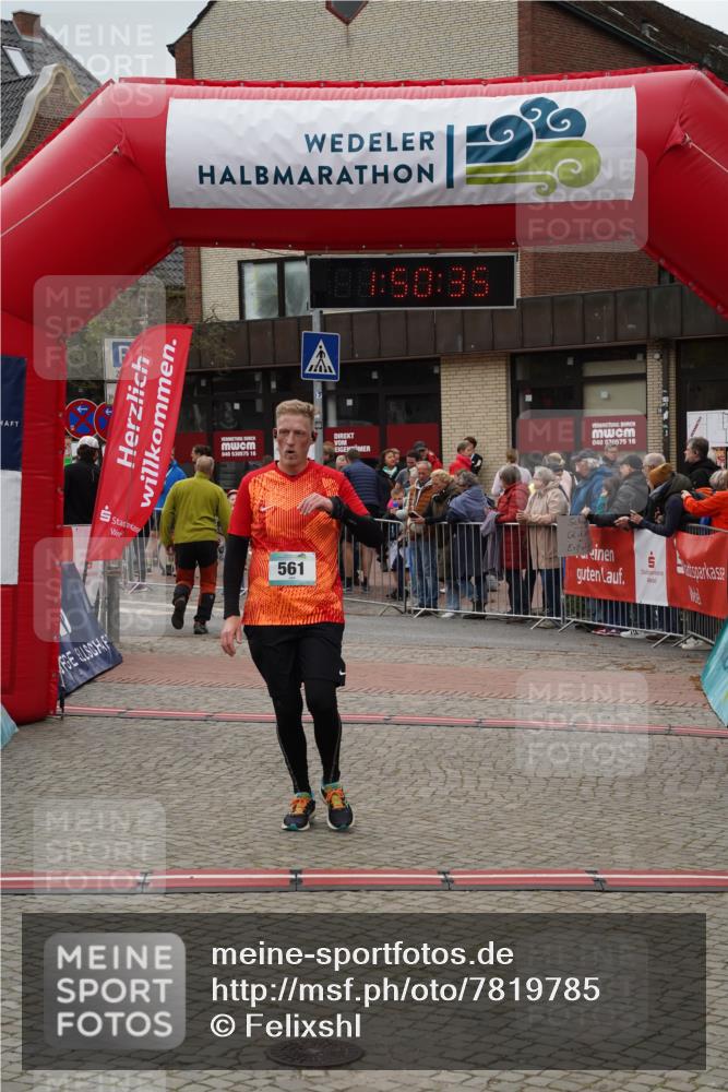 04.05.2025 - 8. Wedeler Halbmarathon Felixshl http://msf.ph/oto/7819785 04.05.2025 11:50:33 Ziel 215, 561 meine-sportfotos.de