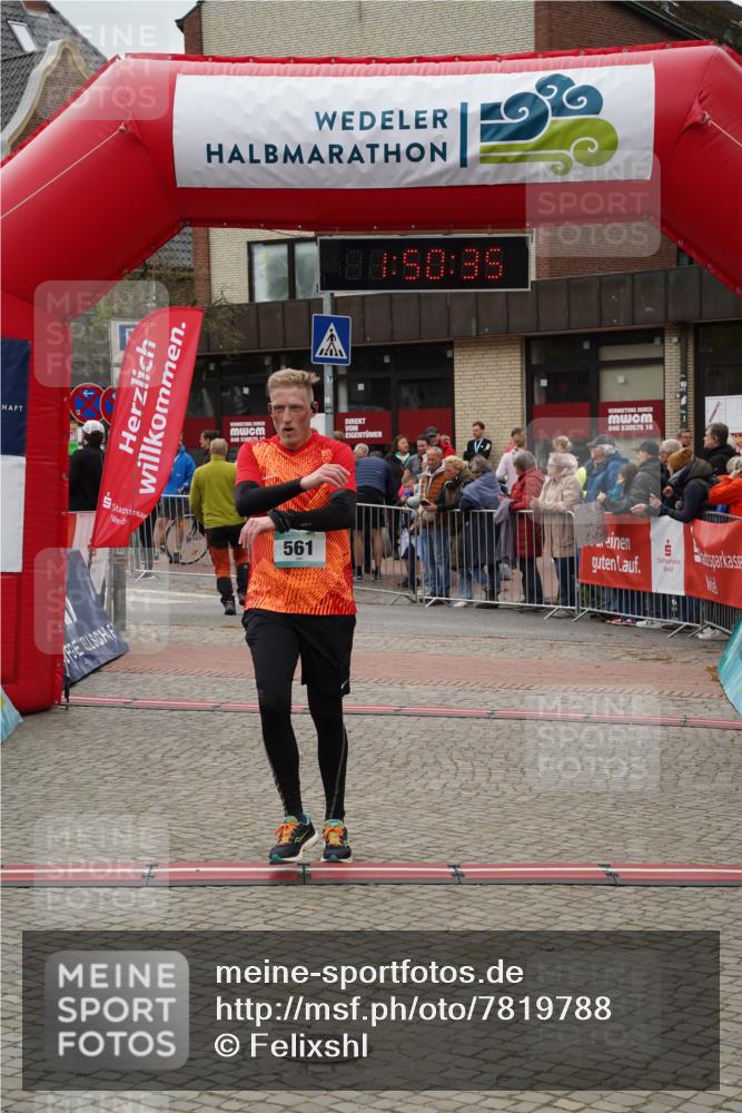 04.05.2025 - 8. Wedeler Halbmarathon Felixshl http://msf.ph/oto/7819788 04.05.2025 11:50:33 Ziel 215, 561 meine-sportfotos.de