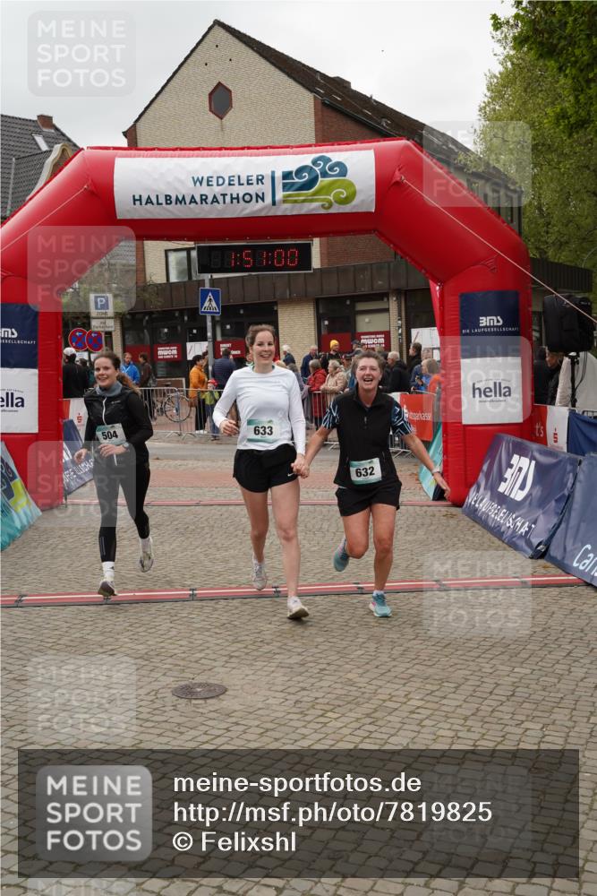 04.05.2025 - 8. Wedeler Halbmarathon Felixshl http://msf.ph/oto/7819825 04.05.2025 11:50:58 Ziel 504, 632, 633 meine-sportfotos.de