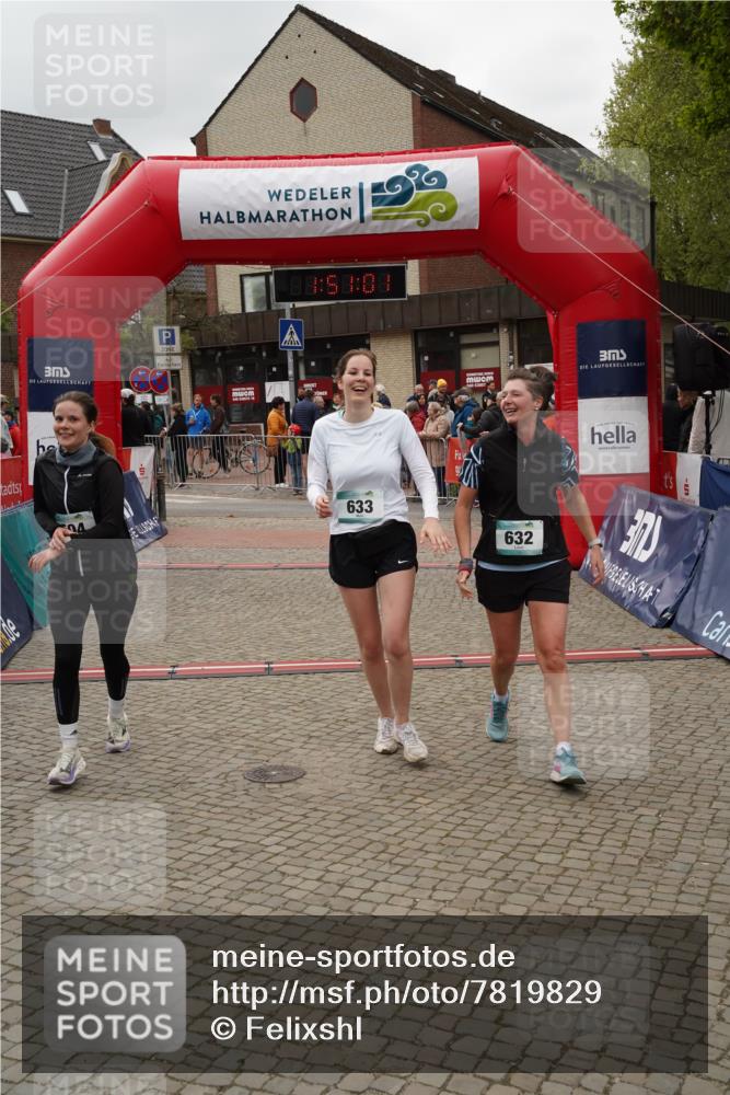 04.05.2025 - 8. Wedeler Halbmarathon Felixshl http://msf.ph/oto/7819829 04.05.2025 11:50:59 Ziel 504, 632, 633 meine-sportfotos.de
