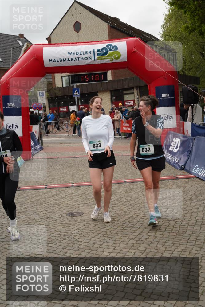 04.05.2025 - 8. Wedeler Halbmarathon Felixshl http://msf.ph/oto/7819831 04.05.2025 11:50:59 Ziel 504, 632, 633 meine-sportfotos.de