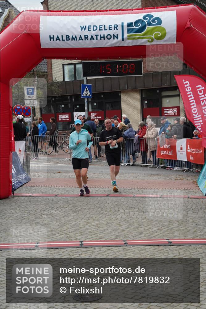 04.05.2025 - 8. Wedeler Halbmarathon Felixshl http://msf.ph/oto/7819832 04.05.2025 11:51:06 Ziel 400, 528, 731 meine-sportfotos.de