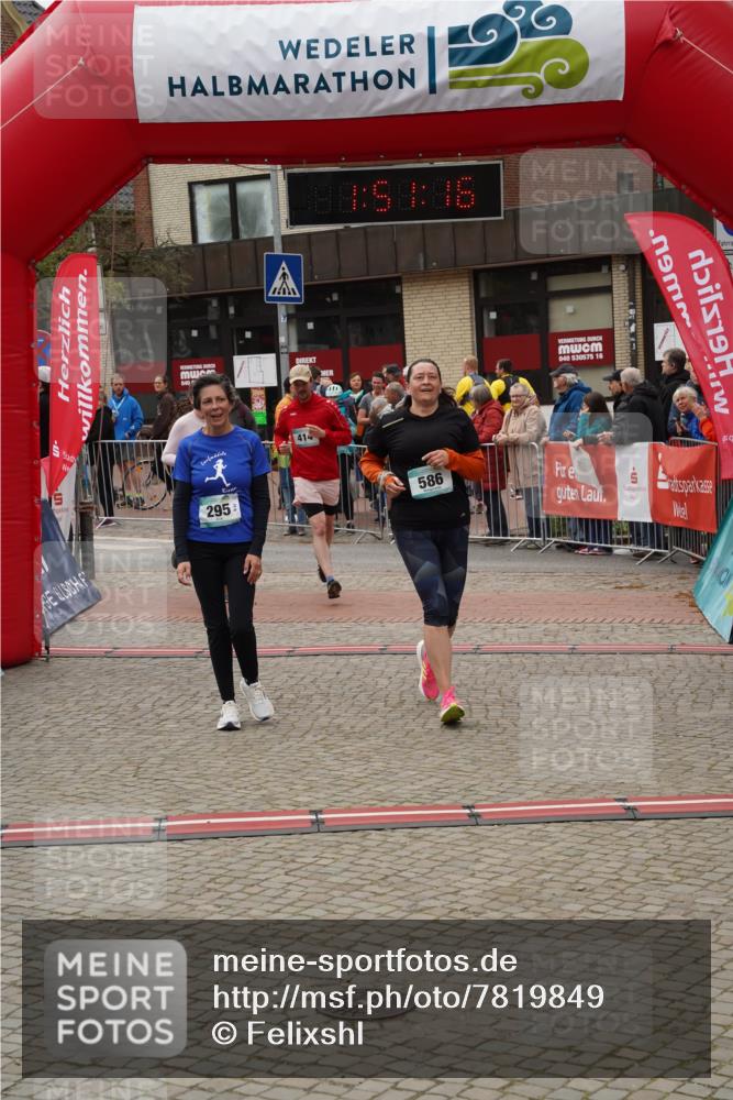 04.05.2025 - 8. Wedeler Halbmarathon Felixshl http://msf.ph/oto/7819849 04.05.2025 11:51:14 Ziel 295, 297, 400, 414, 586 meine-sportfotos.de