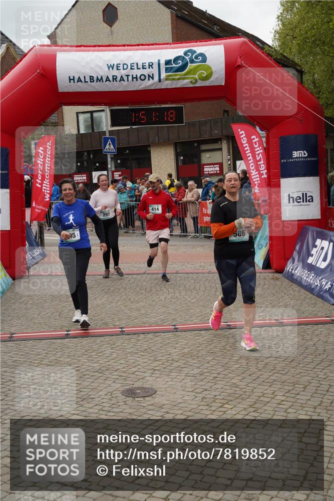 04.05.2025 - 8. Wedeler Halbmarathon Felixshl http://msf.ph/oto/7819852 04.05.2025 11:51:16 Ziel 295, 297, 414, 586 meine-sportfotos.de
