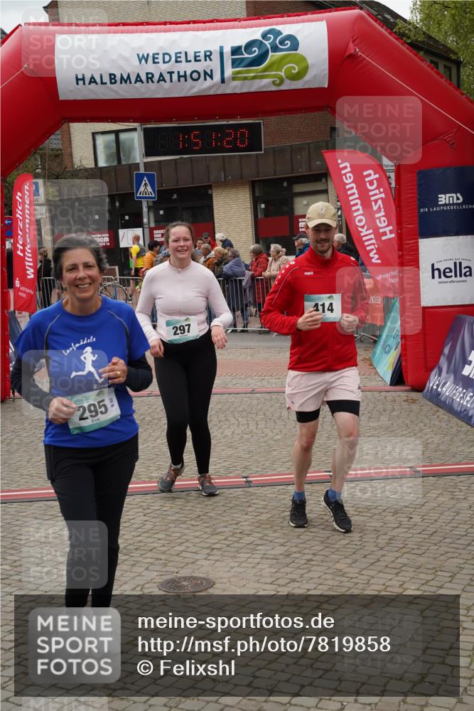 04.05.2025 - 8. Wedeler Halbmarathon Felixshl http://msf.ph/oto/7819858 04.05.2025 11:51:18 Ziel 295, 297, 414, 586 meine-sportfotos.de