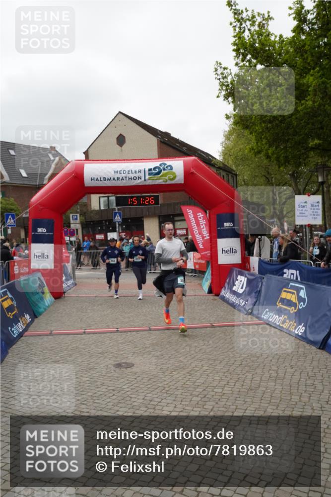 04.05.2025 - 8. Wedeler Halbmarathon Felixshl http://msf.ph/oto/7819863 04.05.2025 11:51:24 Ziel 458, 802 meine-sportfotos.de