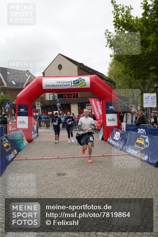 04.05.2025 - 8. Wedeler Halbmarathon Felixshl http://msf.ph/oto/7819864 04.05.2025 11:51:25 Ziel 458, 802 meine-sportfotos.de