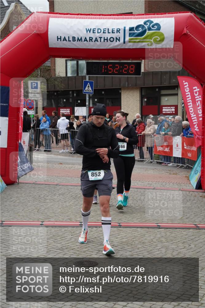 04.05.2025 - 8. Wedeler Halbmarathon Felixshl http://msf.ph/oto/7819916 04.05.2025 11:52:26 Ziel 123, 168, 852, 1166 meine-sportfotos.de