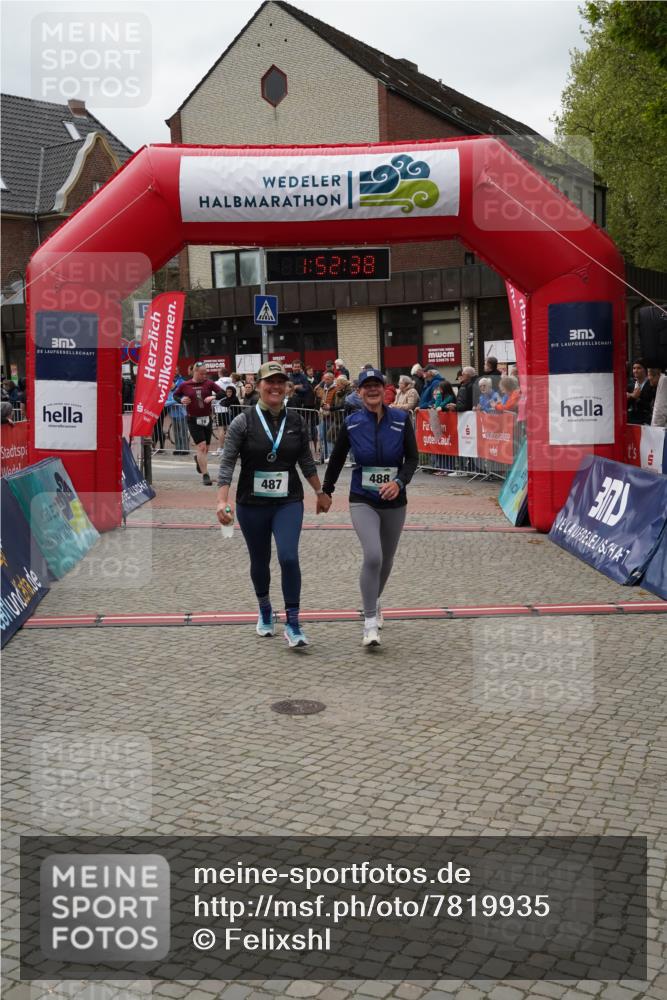 04.05.2025 - 8. Wedeler Halbmarathon Felixshl http://msf.ph/oto/7819935 04.05.2025 11:52:36 Ziel 18, 488 meine-sportfotos.de